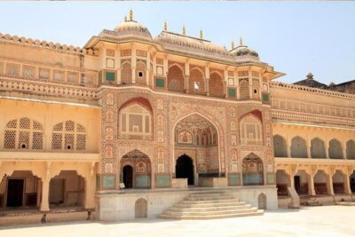 1-Day Trip to Jaipur from Mumbai with Both side Commercial Flights