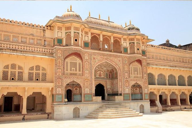 1-Day Trip to Jaipur from Mumbai with Both side Commercial Flights - Hawa Mahal, Jaipur’s famous first stop