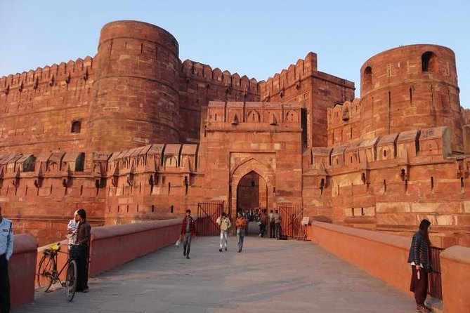 1-Day Trip to Taj Mahal and Agra from Mumbai with Both Side Commercial Flights - The Delhi to Agra drive on the Yamuna Expressway