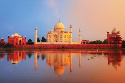 1-Day Trip to Taj Mahal and Agra from Mumbai with Both side Commercial Flights