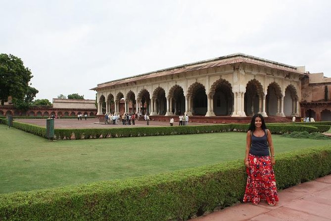 1-Day Trip to Taj Mahal and Agra from Mumbai with Both Side Commercial Flights - The Agra shopping stop and your control of time