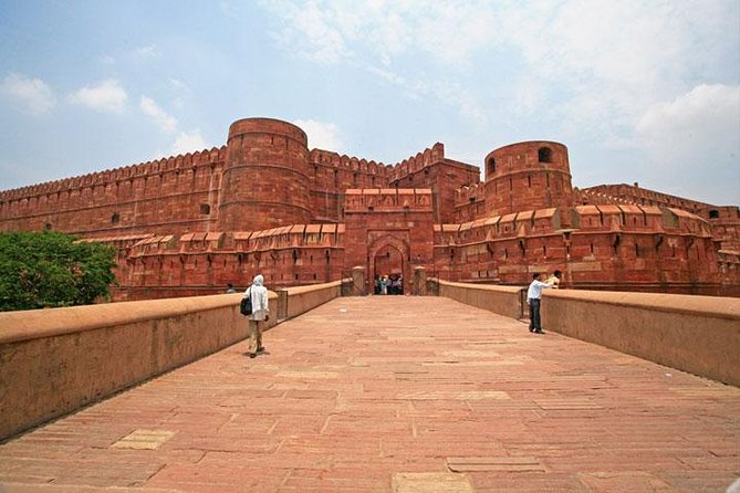2-Day Tour to The Taj Mahal, Agra from Mumbai with Both Side Commercial Flights - Your 6 a.m. departure from Mumbai