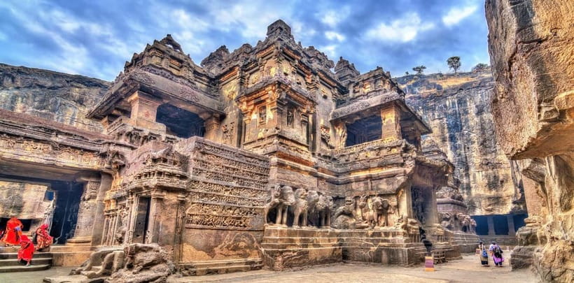 Ajanta & Ellora : Day Tour from Mumbai with Flight Tickets - Key points at a glance