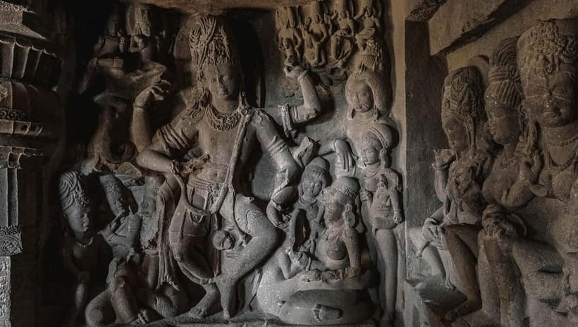 Ajanta & Ellora : Day Tour from Mumbai with Flight Tickets - The 9:25 PM flight back to Mumbai