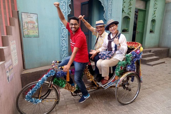 All In One Combo Tour of Mumbai City, Dabbawalas, Dhobhi Ghat, Slums & Bollywood - Why this Mumbai day works