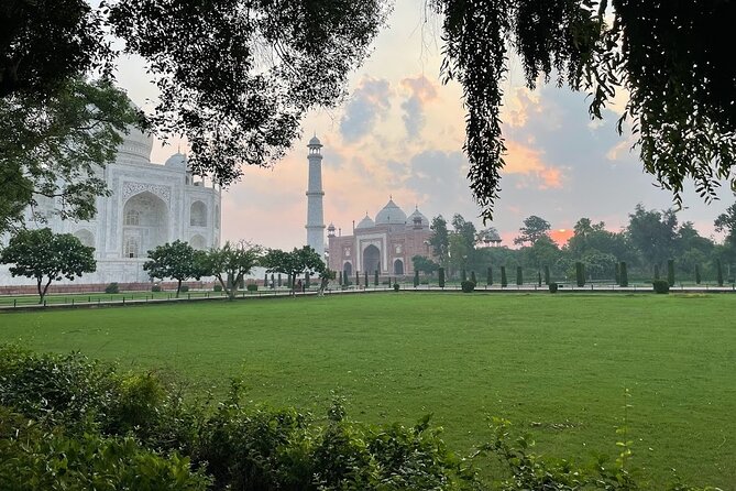 All Inclusive Taj Mahal Tour From Mumbai - Agra shopping after the monument