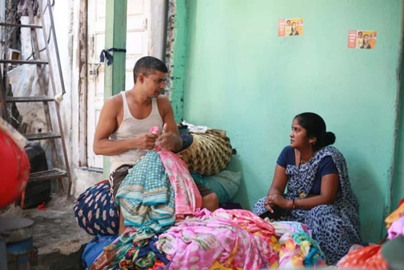 Best Combo Tour: Dabbawalas, Dhobi Ghat and Slum with Train - Dhobi Ghat and Mumbai’s open-air laundry