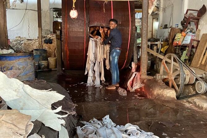 Best of Dharavi Slum with Market Tour - Meeting the people and culture of Mahim