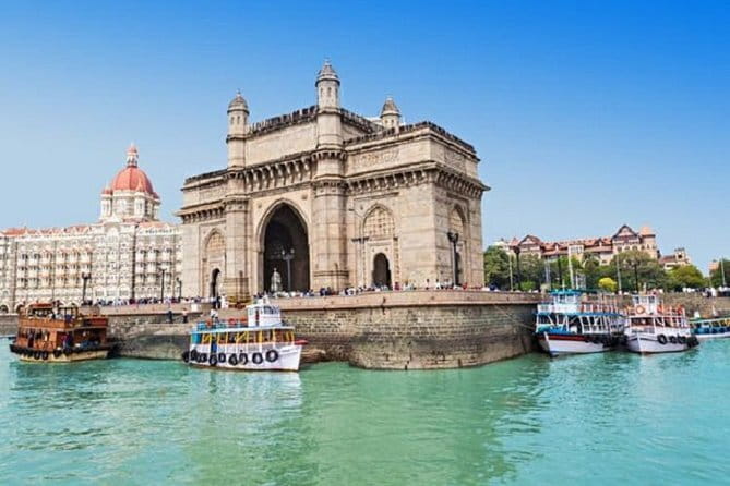 Bollywood Sightseeing and Celebrity Homes Tour by Private Car - Why the Private Car Matters in Mumbai