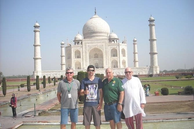 Bollywood Sightseeing and Celebrity Homes Tour by Private Car - What the $69 Price Really Buys