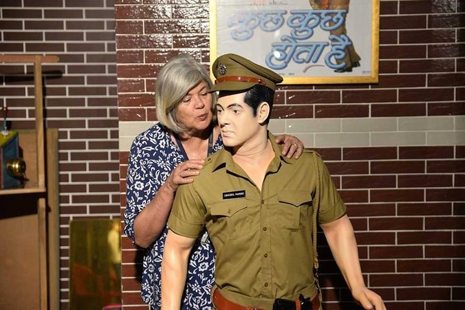 Bollywood Studio Tour: Get an Exclusive Behind-the-Scenes - What the four-hour Bollywood tour actually gives you