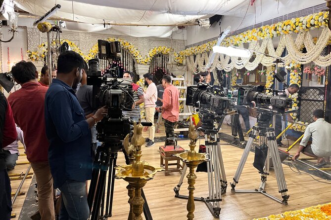 Bollywood Studio Tour with Guide and Transport - The Bandra West celebrity house drive