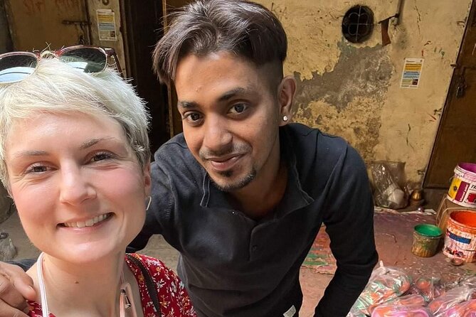 Customize private tour with pickup - Crawford Market shows Mumbai at work