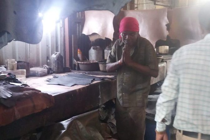 Dharavi Slum Tour with Laundry And Hotel Transfer (South Mumbai) - Dhobi Ghat and the 20-minute laundry stop