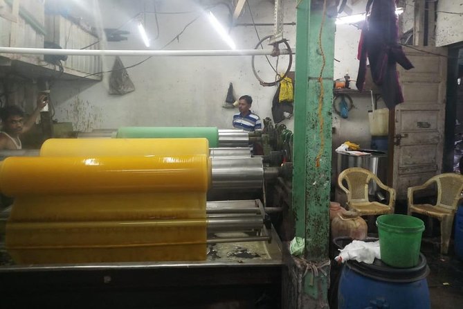Dharavi Slum Tour with Laundry And Hotel Transfer (South Mumbai) - Practical details that affect your decision
