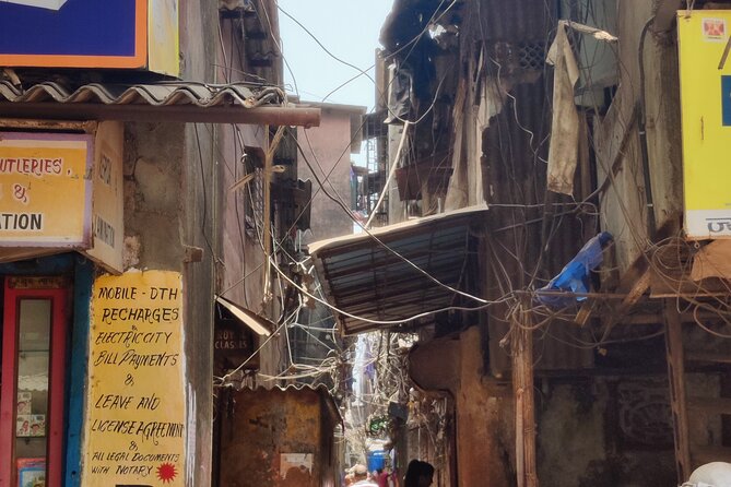 Dharavi Slum Walking Tour: Mumbai’s Inspiring Small Industries - First section: recycling, manufacturing, and local work