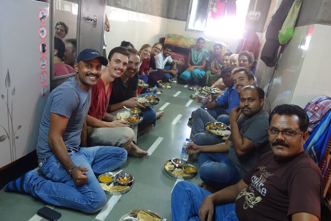 Dharavi Tour and Family Lunch - Why Dharavi is worth seeing with a guide