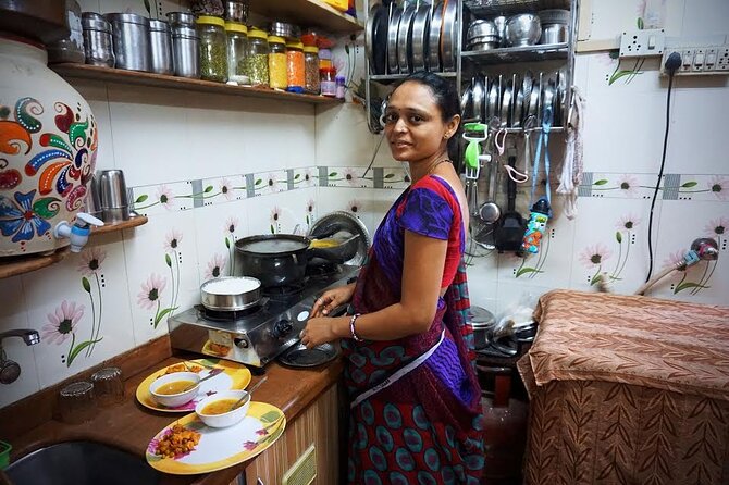 Dharavi Tour and Family Lunch - Timing, transport, and practical comfort
