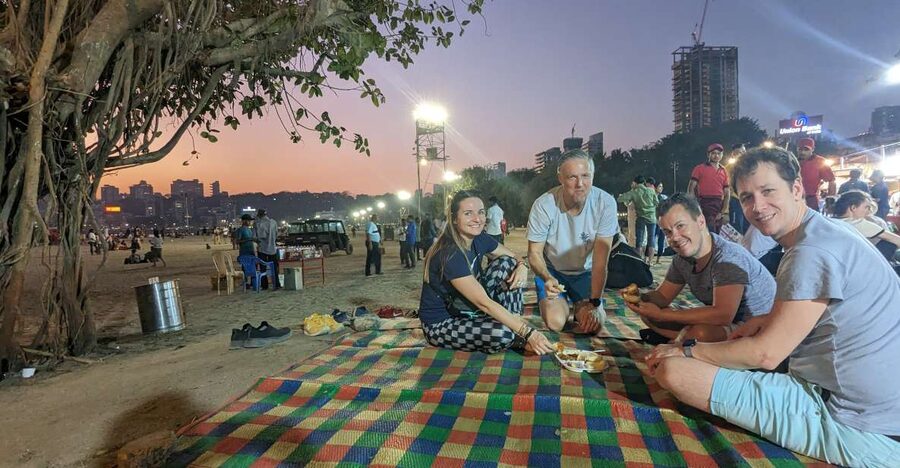 Discover Mumbai's street & beach with Vegetarian food tour - Key points at a glance