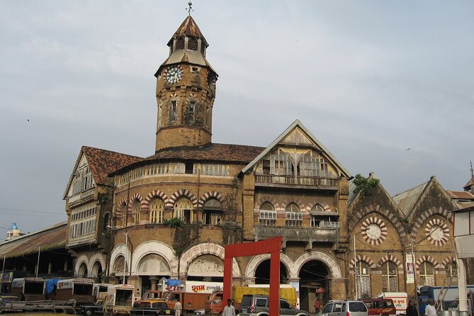 Explore the New colorful places in Mumbai Market Tour - Crawford Market: A Fast Start Among Fruit and Small Goods