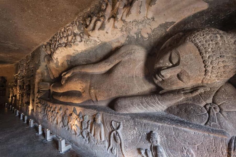 From Mumbai: Ajanta and Ellora Day Tour with Flights - Ellora Caves and the one-rock Kailasa Temple