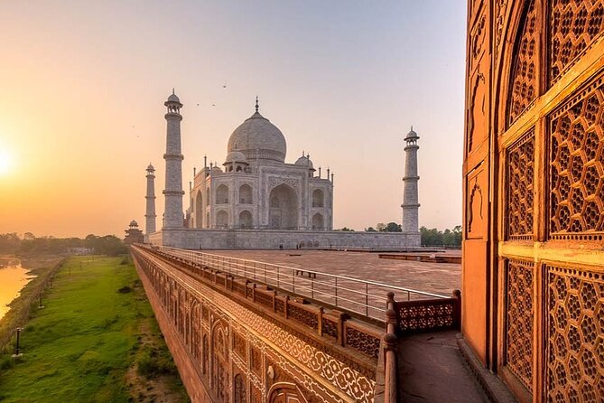From Mumbai - Overnight Taj Mahal Agra Private Tour by Return Flights - Arriving in Agra, the city of the Taj