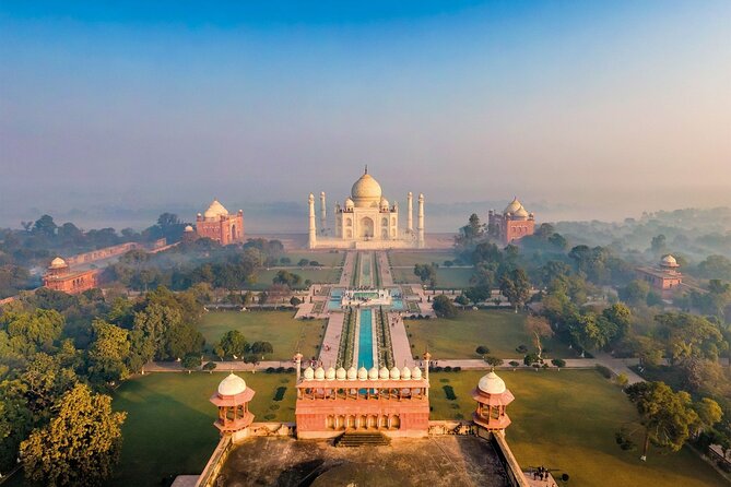 From Mumbai - Overnight Taj Mahal Agra Private Tour by Return Flights - Agra Fort and the Mughal capital