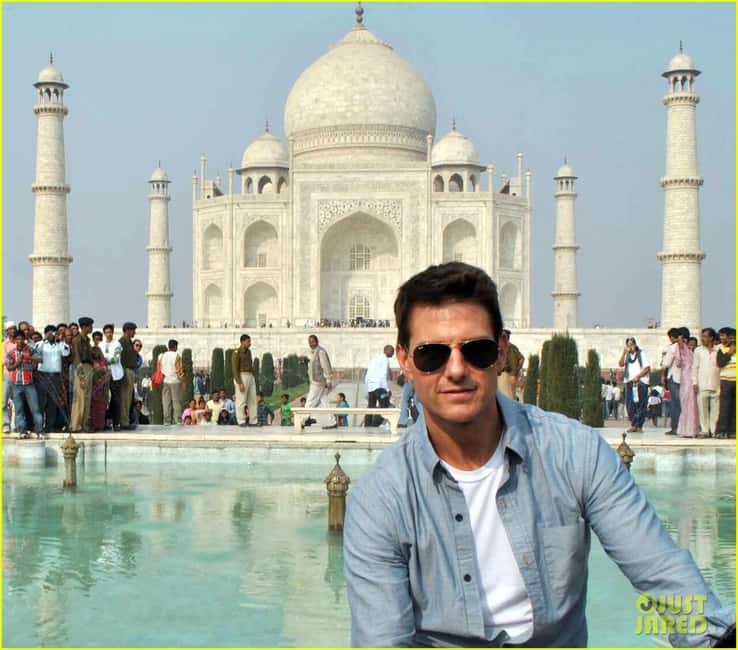 From Mumbai: Same Day Taj Mahal, Agra Tour with Flights - Mughlai lunch at a five-star restaurant