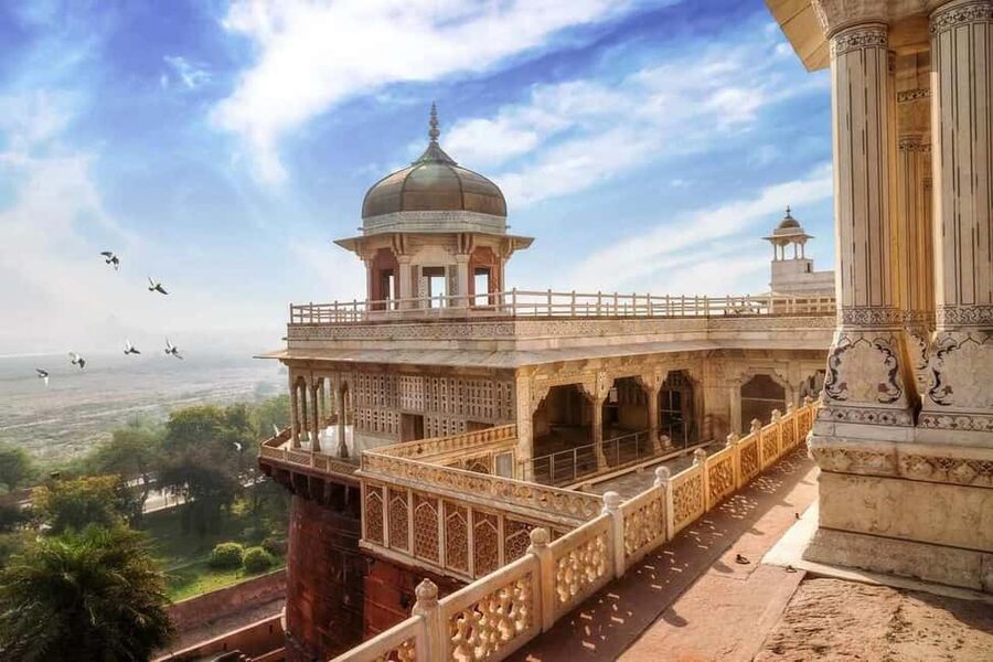From Mumbai: Same Day Taj Mahal, Agra Tour with Flights - Entering the Taj Mahal with a private guide