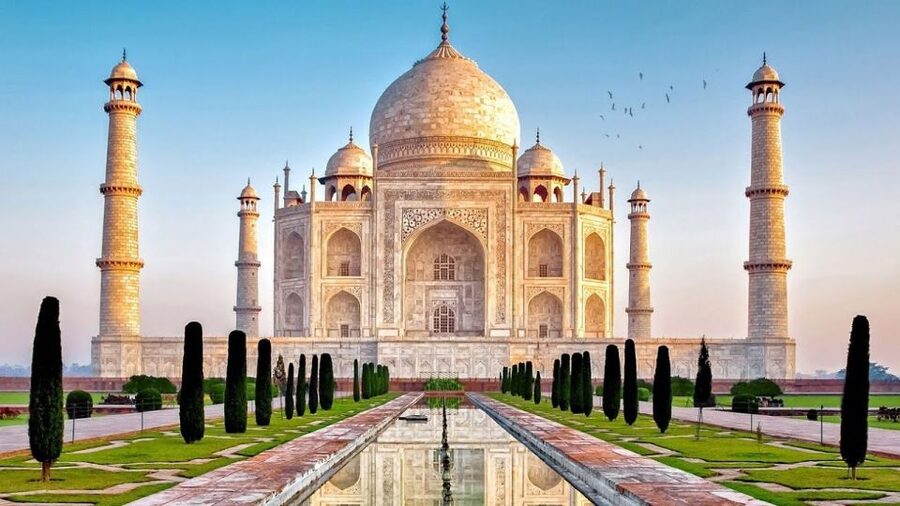 From Mumbai: Taj Mahal and Agra Day Tour - Agra Fort and the Mughal capital