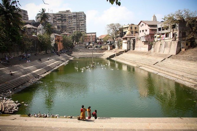 Full Day Mumbai Sightseeing Tour with Dharavi Slum - Siddhivinayak Temple and a different side of Mumbai