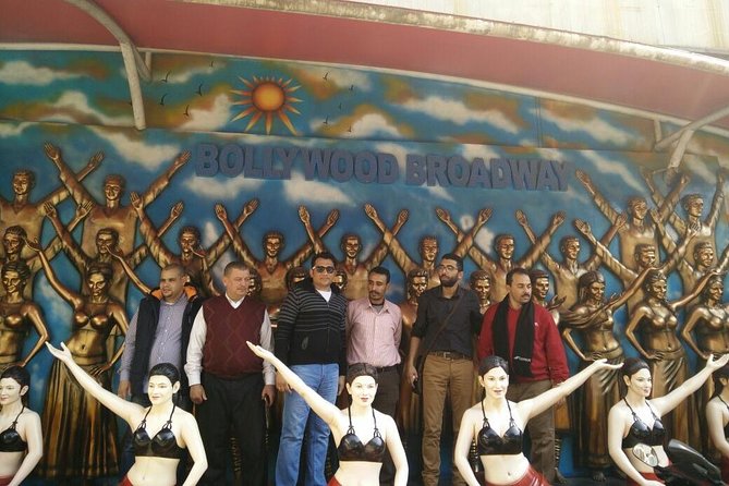 Full-Day Private Slum and Bollywood Tour with DANCE. - Two sides of Mumbai in eight hours