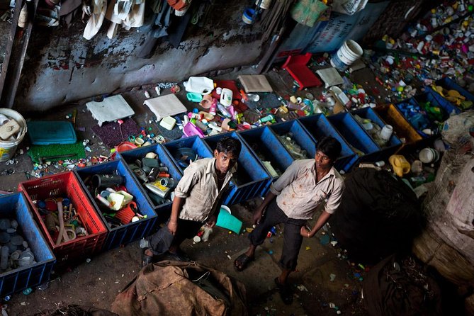 Full-Day Private Slum and Bollywood Tour with DANCE. - Lunch as a useful pause