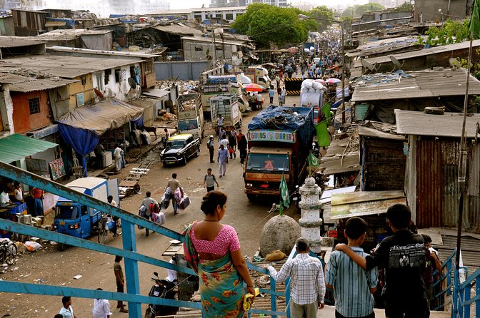 Full-Day Private Slum and Bollywood Tour with DANCE. - The route may change during the day