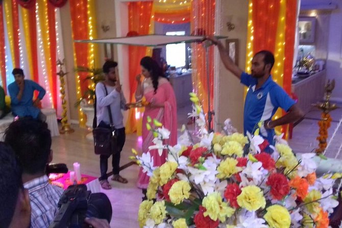 Full-Day Private Slum and Bollywood Tour with DANCE. - Who should book this Mumbai experience
