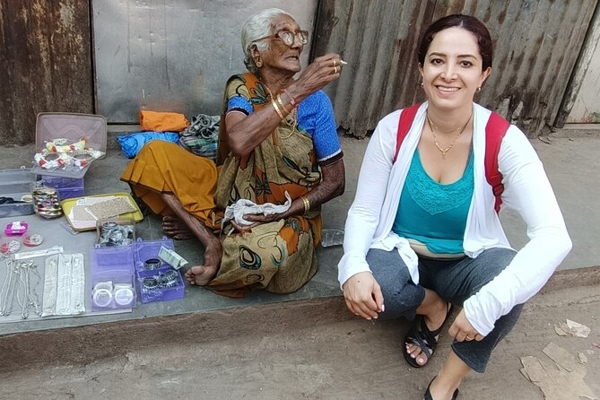 Group Tour of Dharavi Slum walk with local Guide - Markets, religion, and community life