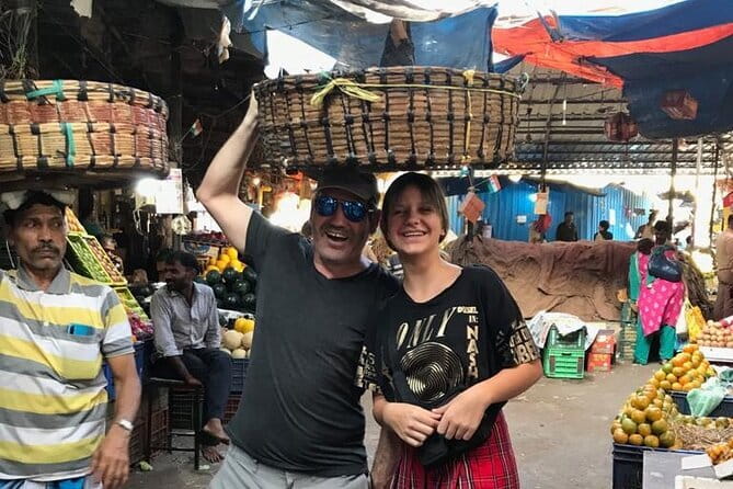 Gufran’s Slum Home Tour in the Mumbai Slums - Practical comfort and good manners