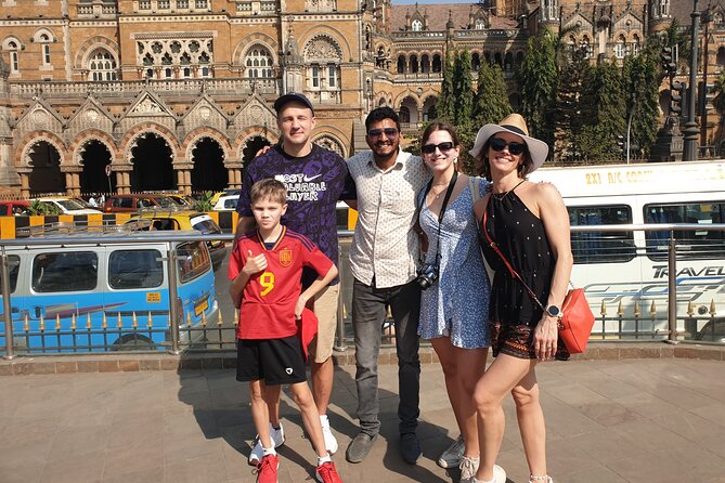 Guided Mumbai Sightseeing Tour With Pickup - Two hours in Dharavi