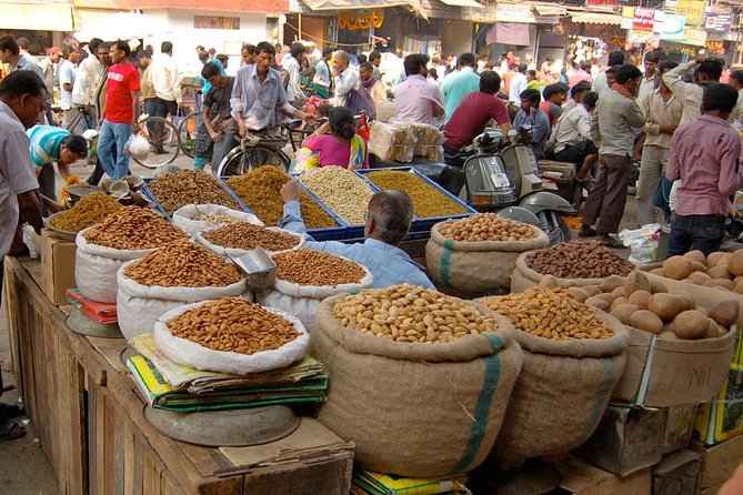 Magical Markets Tour in Mumbai with a local - Bhuleshwar Market: flowers, food, and everyday goods