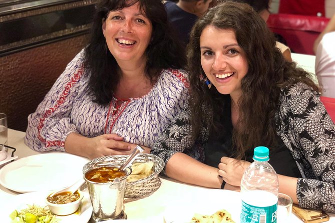 Mohd Ali Road Kebab & Curry Food Trail in Mumbai with Guide - The buttery chicken at Shree S V Enterprises