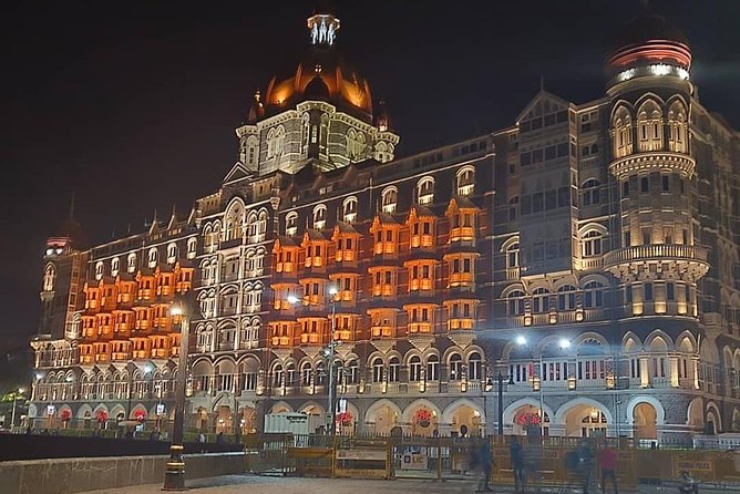 Mumbai After Dark: Private Night Tour with AC Transfers - What the private guide adds