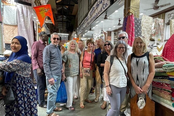 Mumbai Bazaar Walking Tour - Mangaldas Market turns the focus to fabric