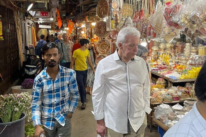Mumbai Bazaar Walking Tour - Crawford Market gives you a noisy opening