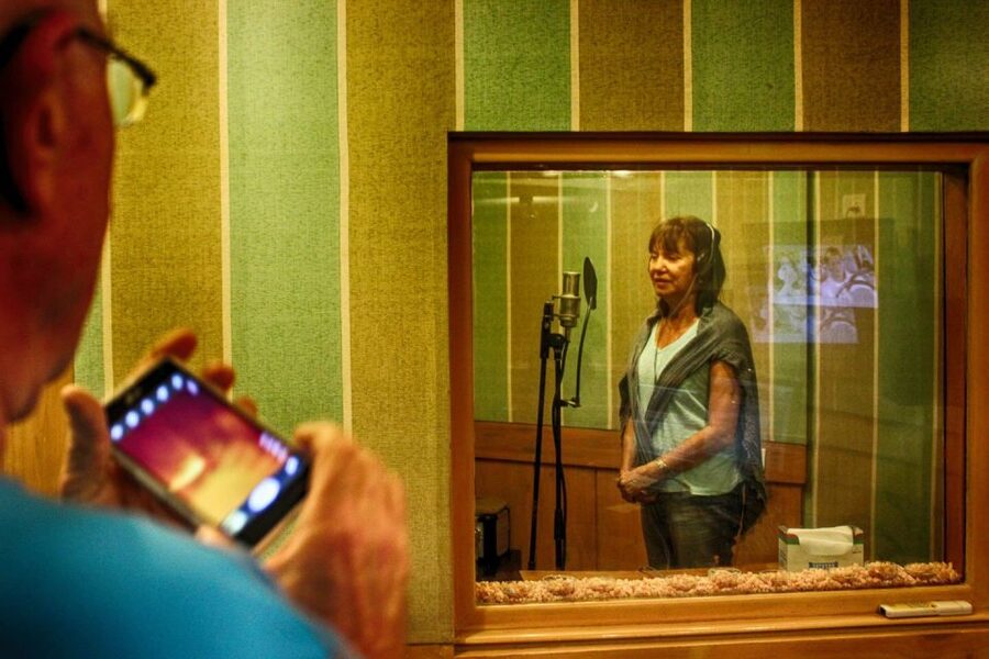 Mumbai: Bollywood Studio Half-Day Tour - Who will enjoy this tour most