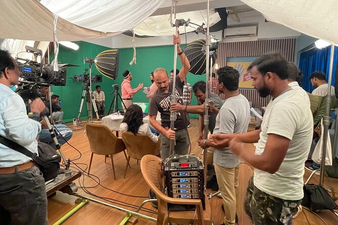 Mumbai Bollywood Tour + Live Dance + Live Shooting + Singing - Why the guide matters more than the sets