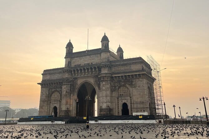 Mumbai By Dawn Morning Markets & The World’s Largest Laundry - Key points at a glance
