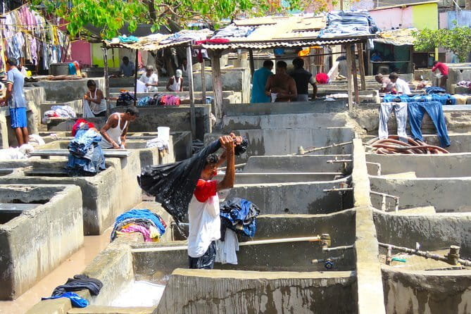Mumbai By Dawn Morning Markets & The World’s Largest Laundry - Dadar’s fruit and vegetable market: the city’s daily pantry