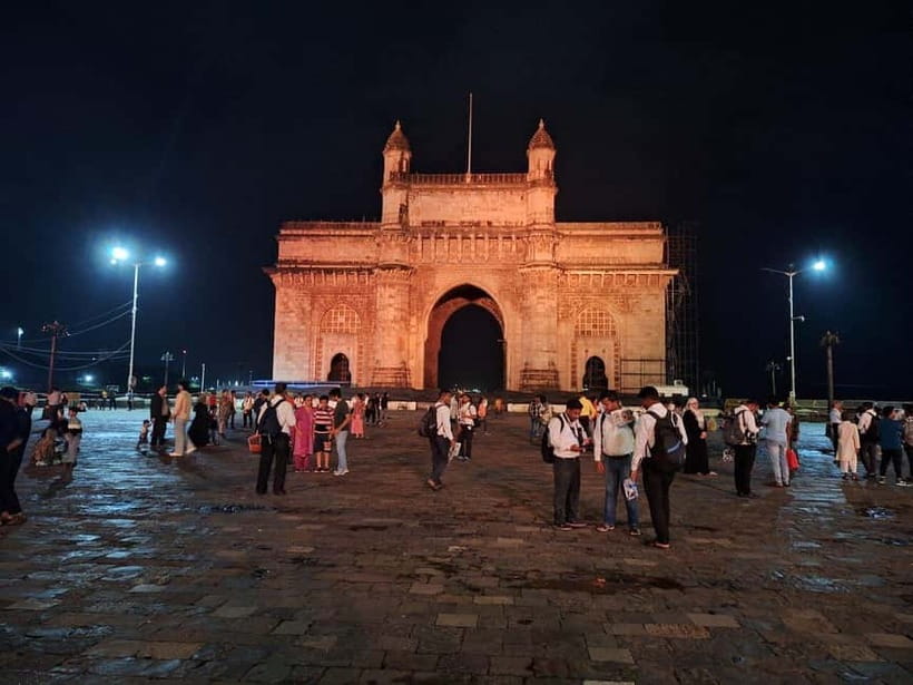Mumbai By Night: Lights & Luminance - What the guide adds to the evening