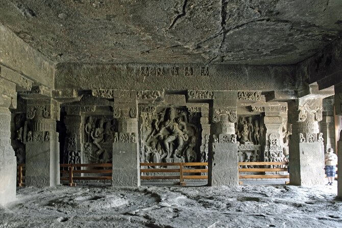 Mumbai City Sightseeing with Elephanta Caves Full Day Tour - Oval Maidan, Mumbai University, and Gothic South Mumbai