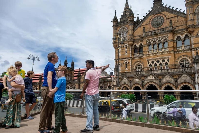 Mumbai: City & Slum Full-Day Exploration - Dhobi Ghat and the working city